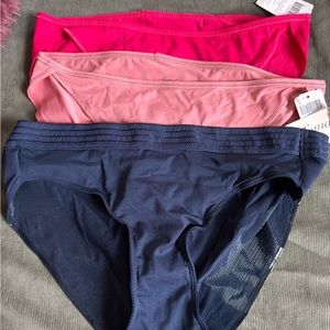 vanishing edge bikini size medium new with tags